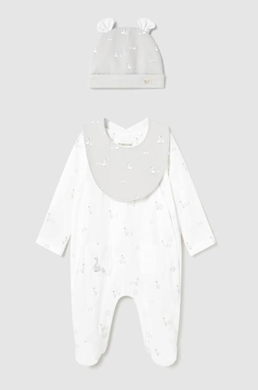 Pyjama, bonnet et bavoir