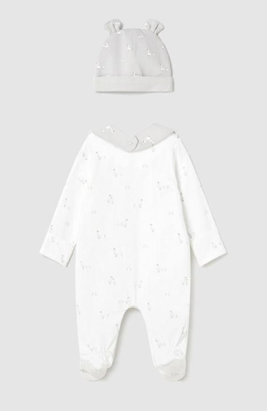 Pyjama, bonnet et bavoir