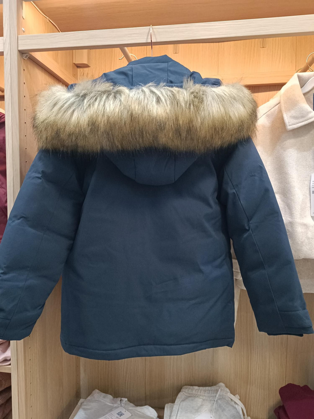 Doudoune marine capuche et fourrure amovible